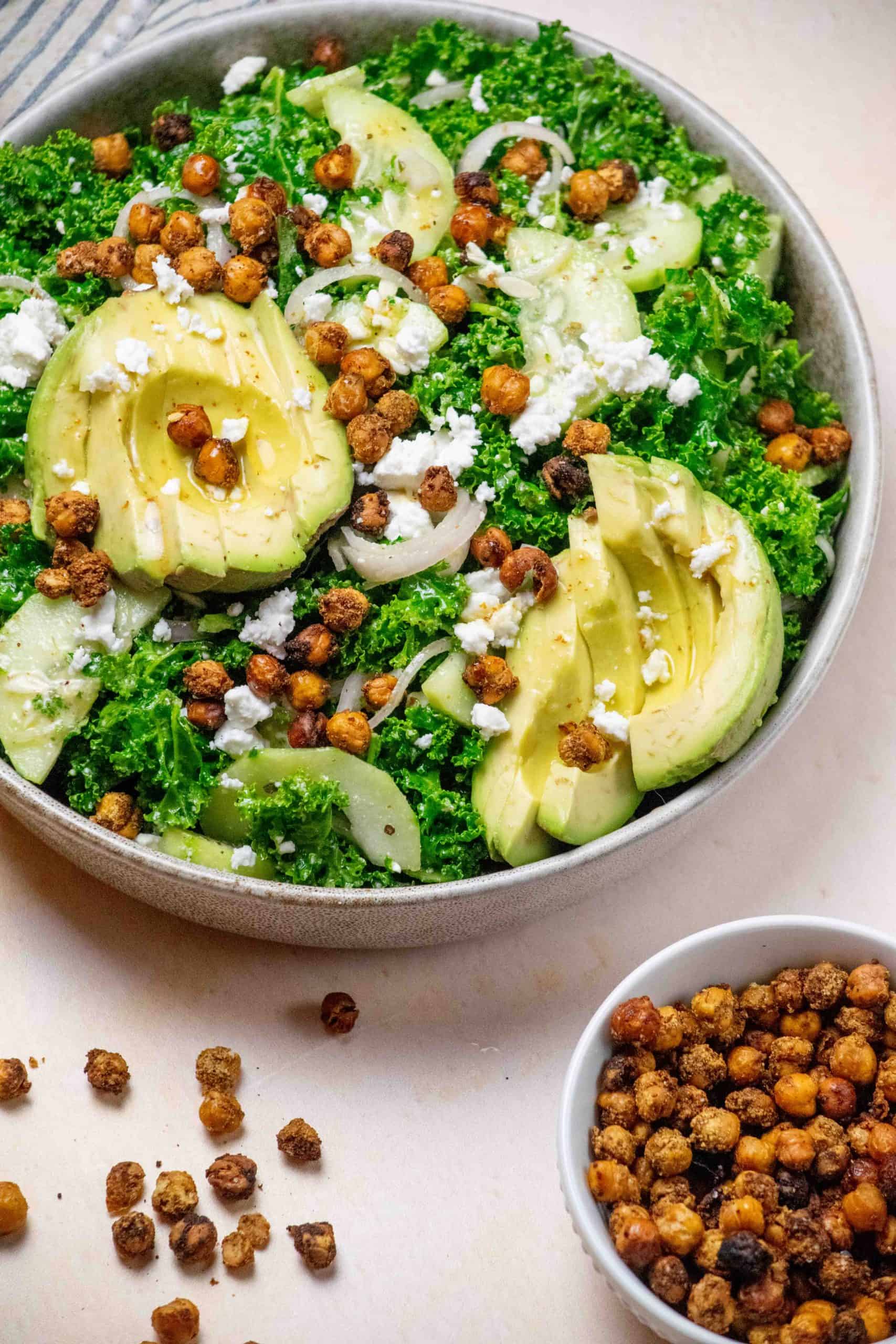 Kale salad with chickpeas