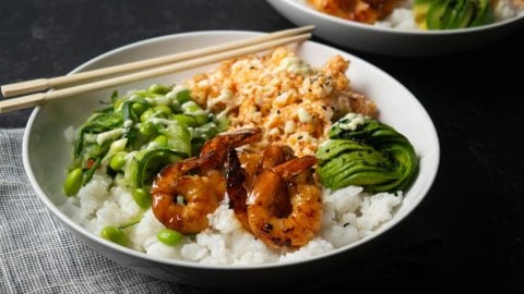 crab salad sushi bowl with shrimp