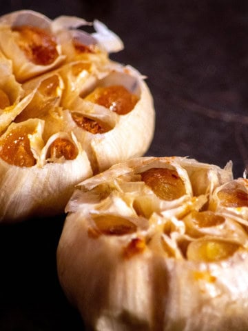 Roasted garlic hummus
