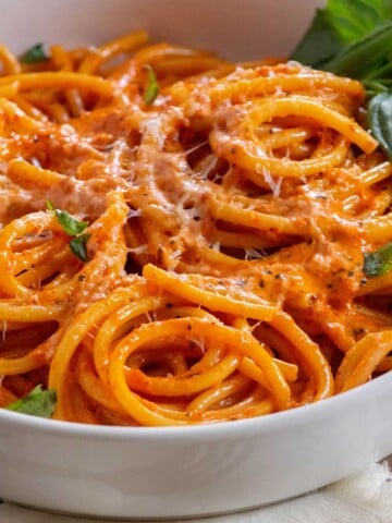 Creamy Roasted Red Pepper Pasta (20 Minute Sauce)