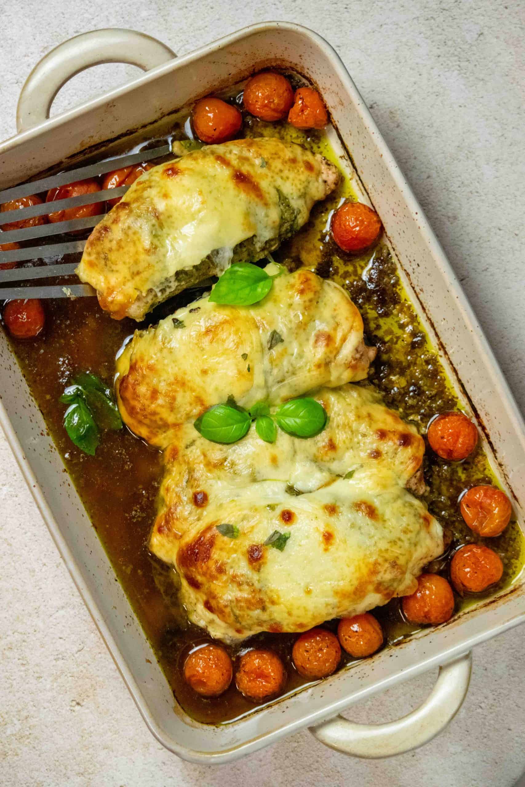 easy baked chicken with pesto sauce recipe (one pan!)