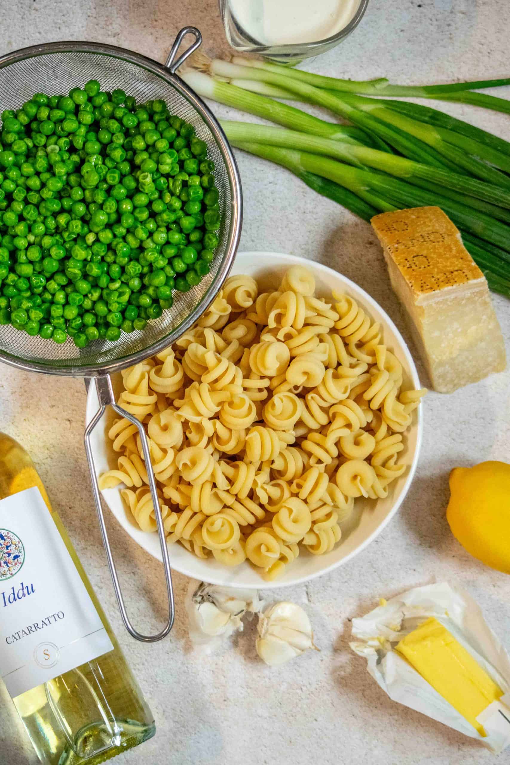 Creamy Pasta with Green Pea Lemon Sauce and Peas ingredients