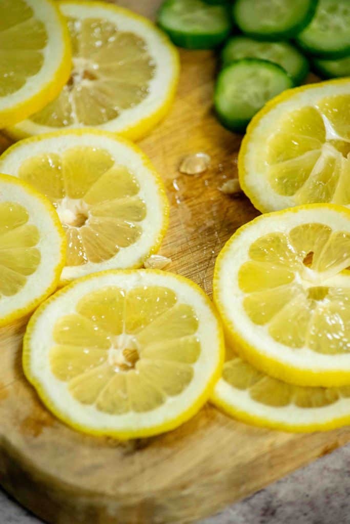slice the lemon into thin rings