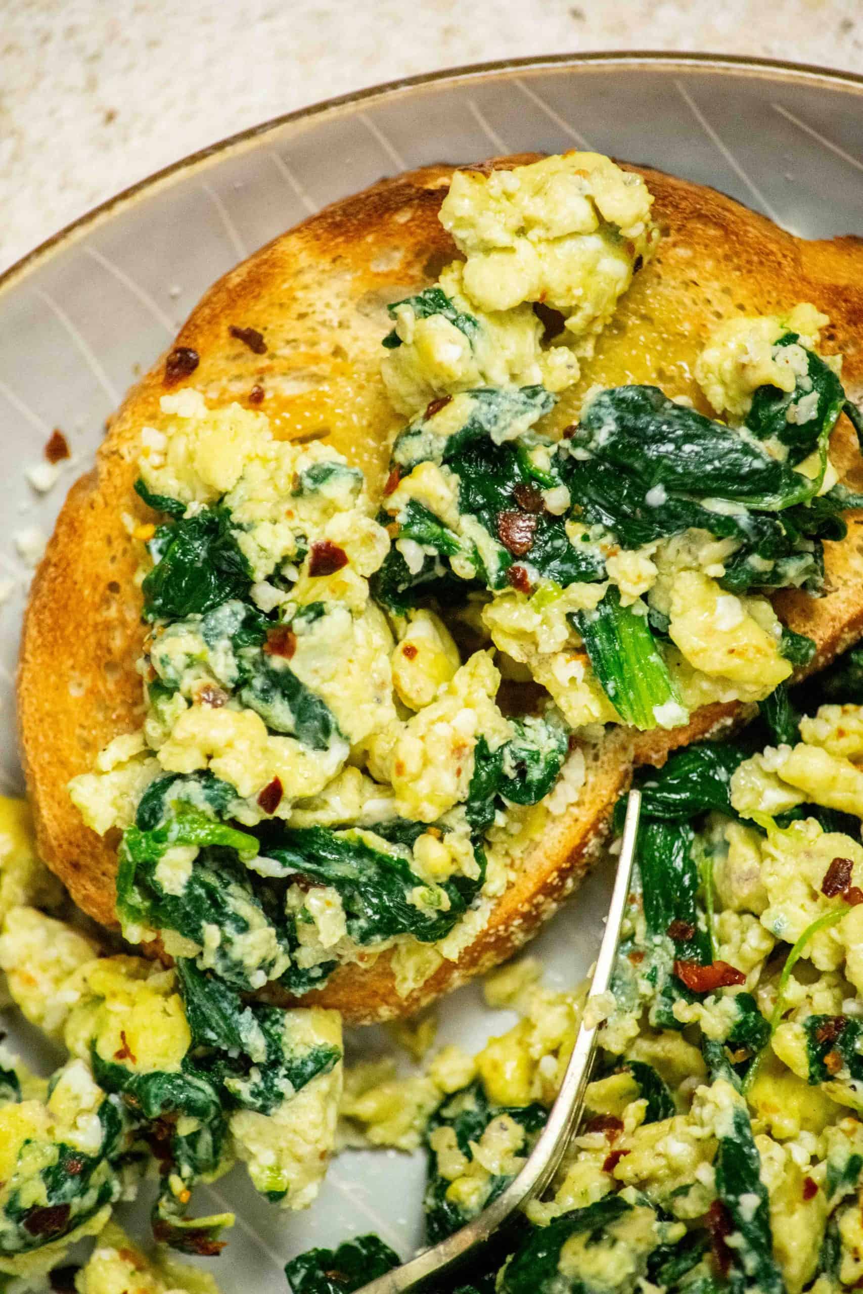 spinach scrambled eggs recipe on toast