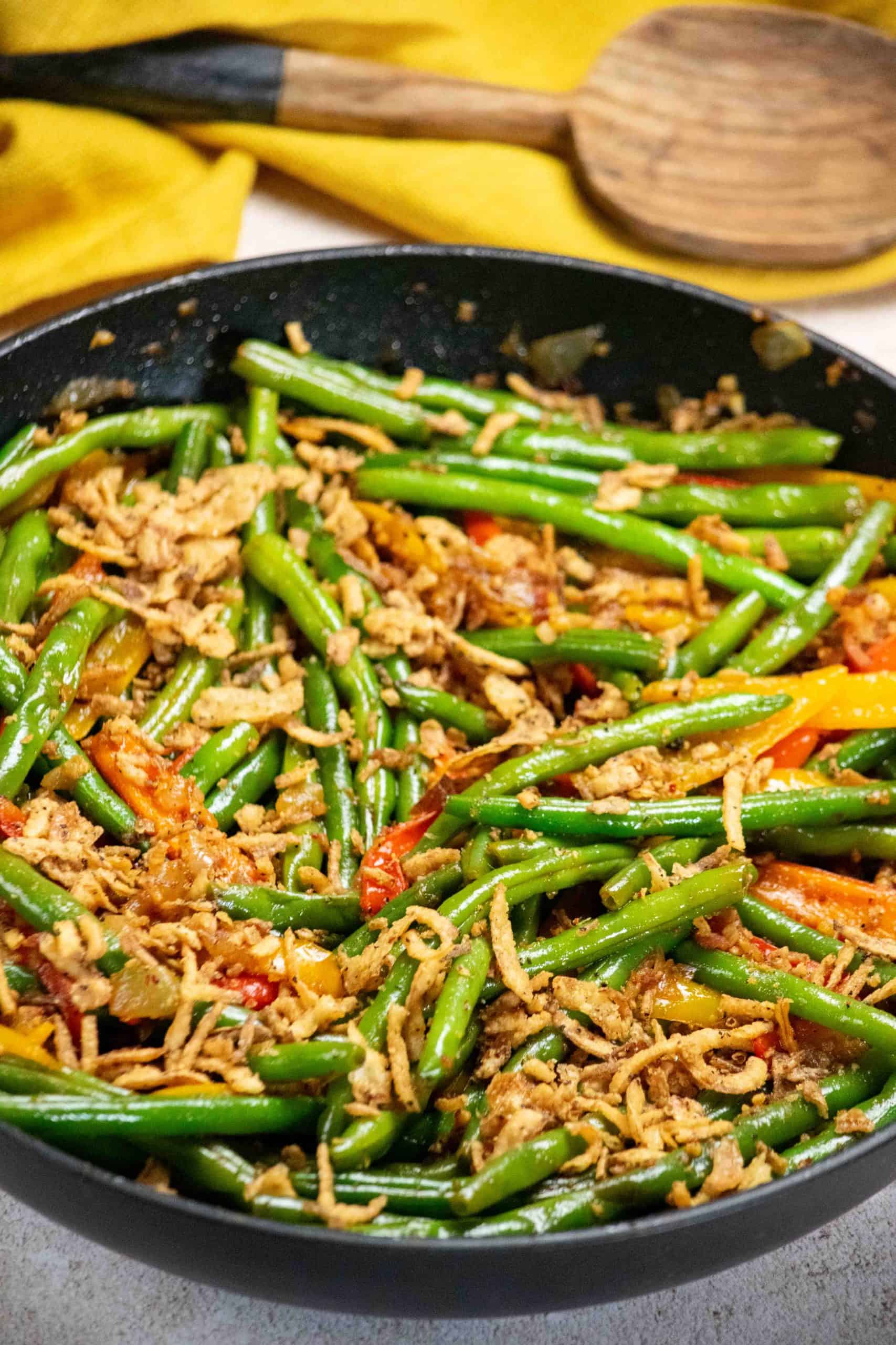 Easy Sauteed Green Beans with Bacon Bits, Peppers and Onion