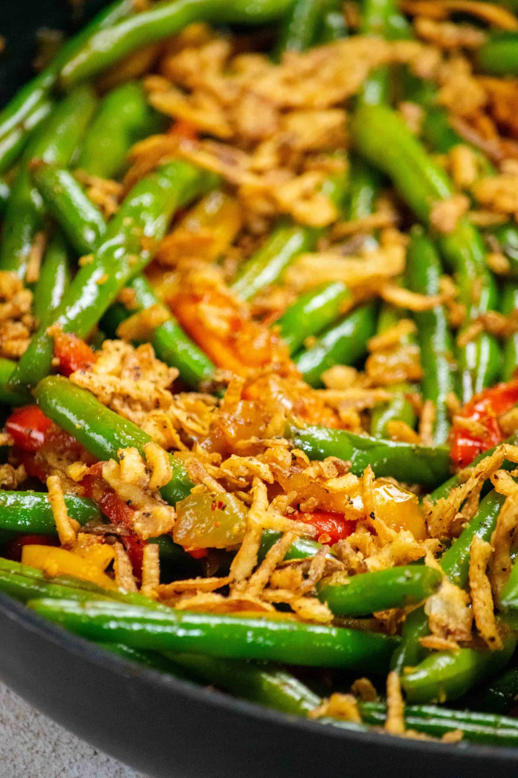 Green beans with bacon and onion