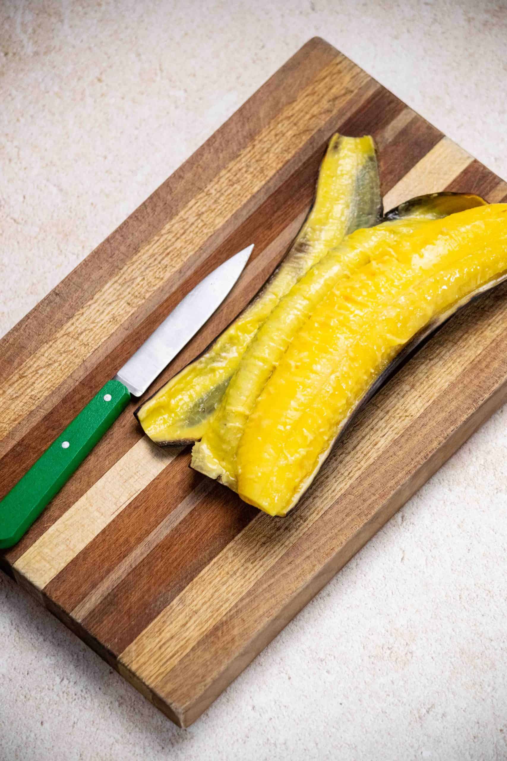 slicing a sweet plantain