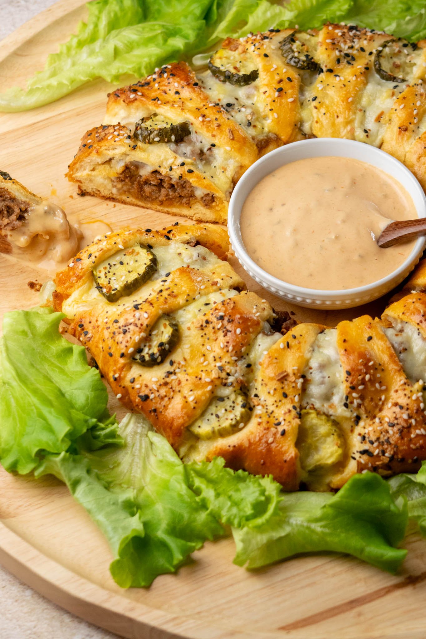 ground beef crescent rolls ring recipe