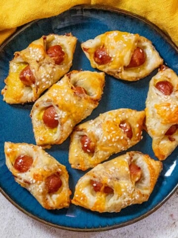 Bacon Cheddar Pigs in a Blanket