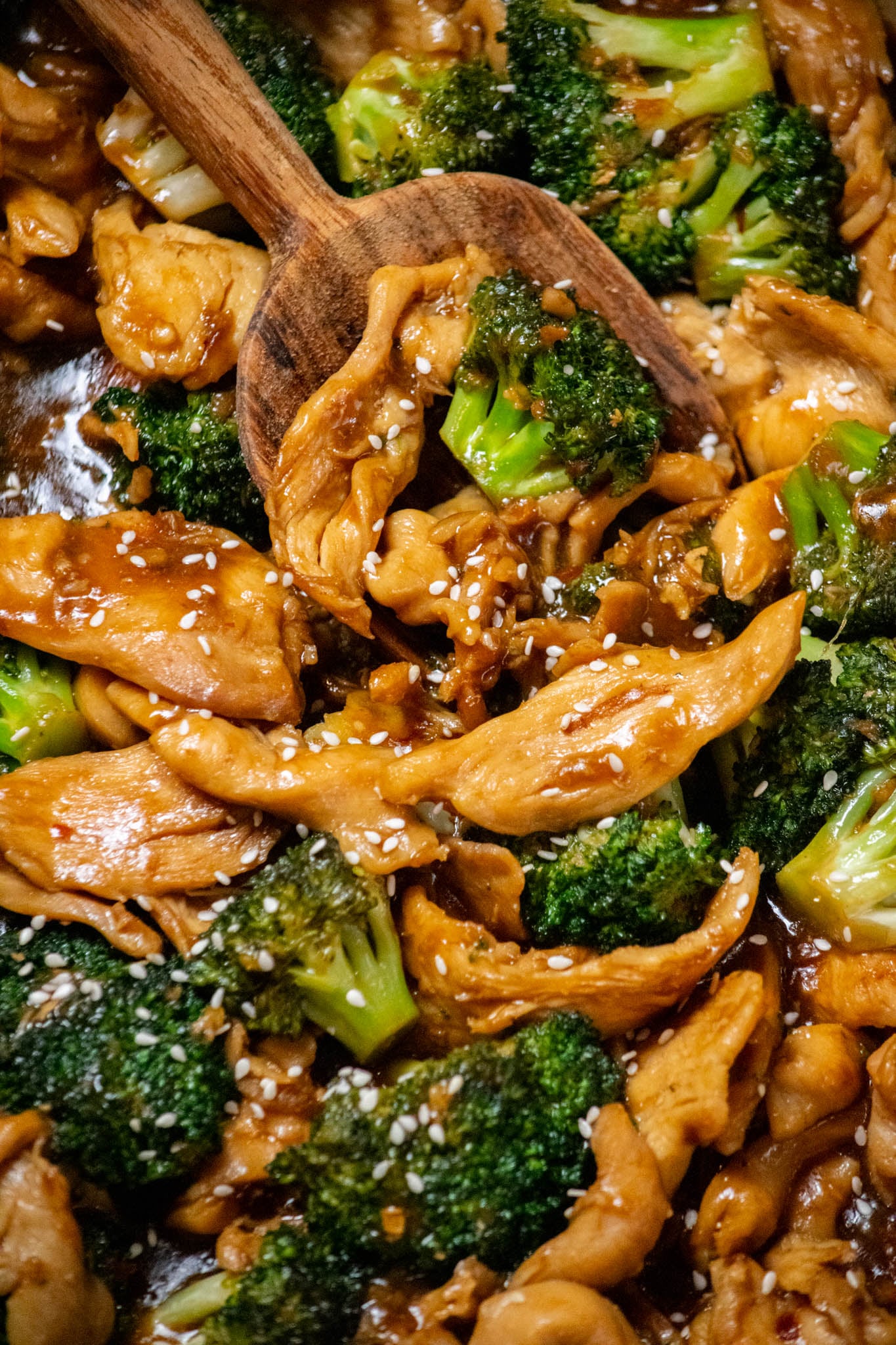 Chinese Chicken and Broccoli (Saucy Stir Fry)