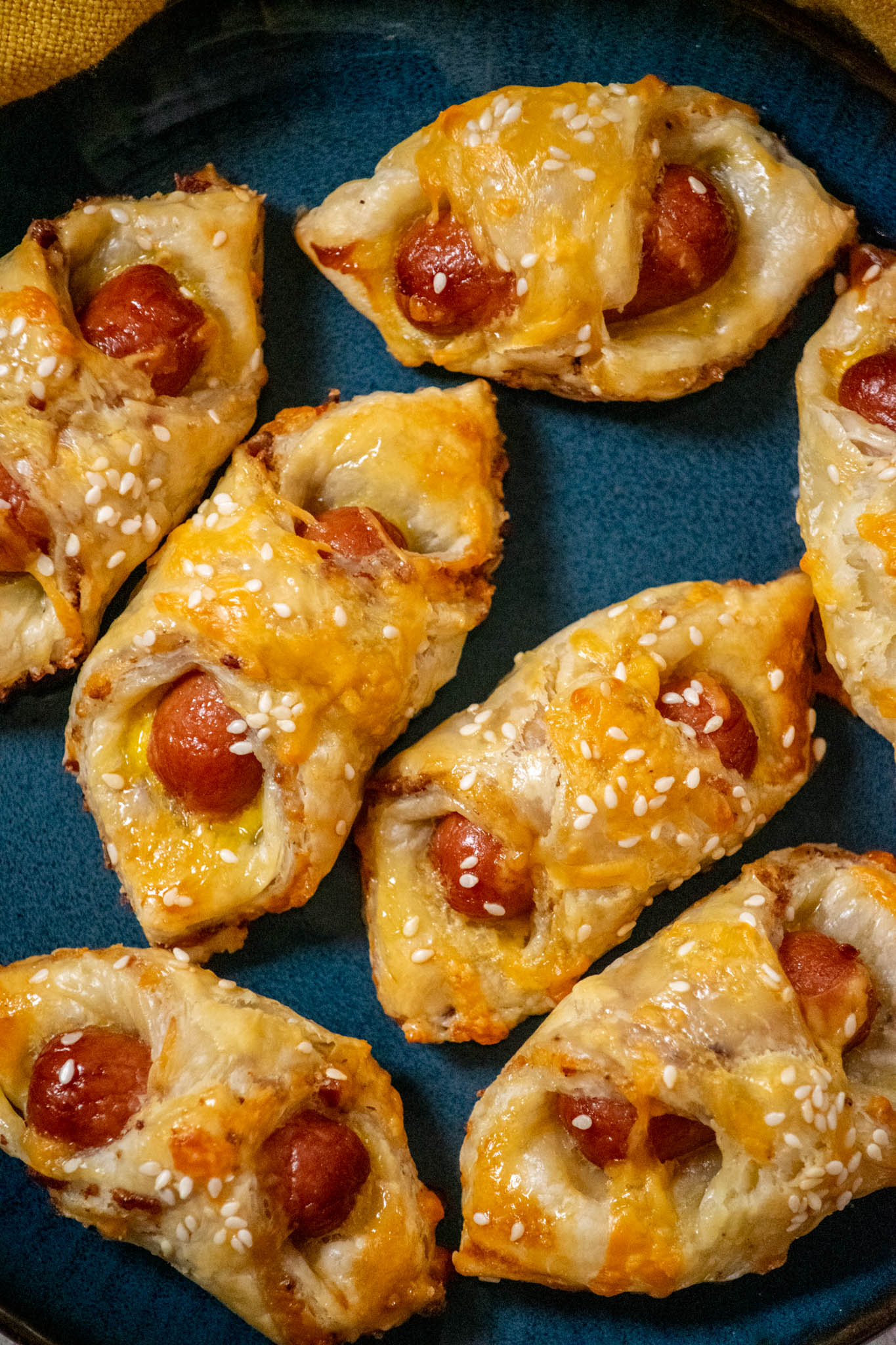 Easy and Delicious Pigs in a Blanket Recipe (Bacon Cheddar)