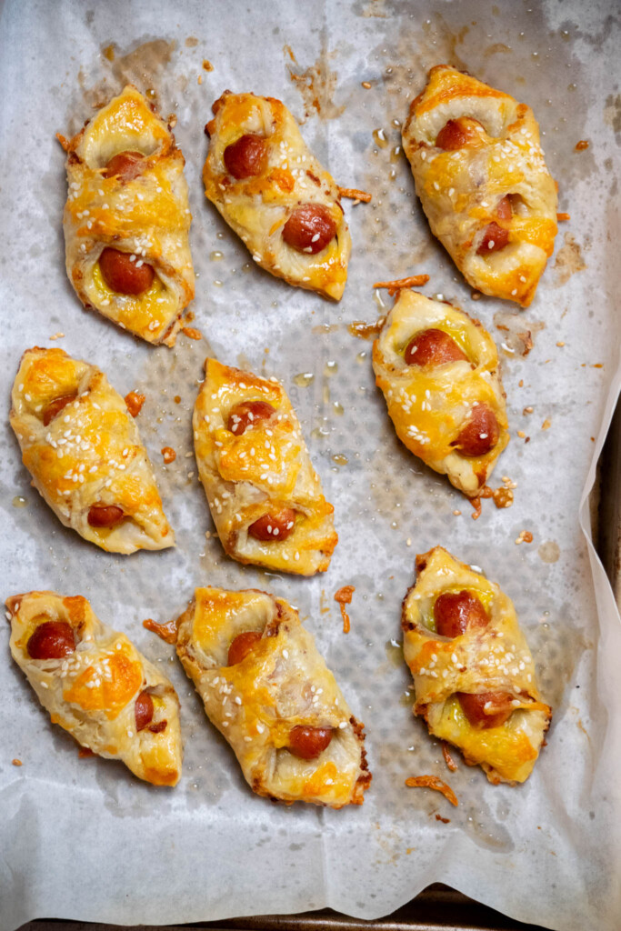 remove from the oven, allow to cool for a few minutes, then pate and serve! 