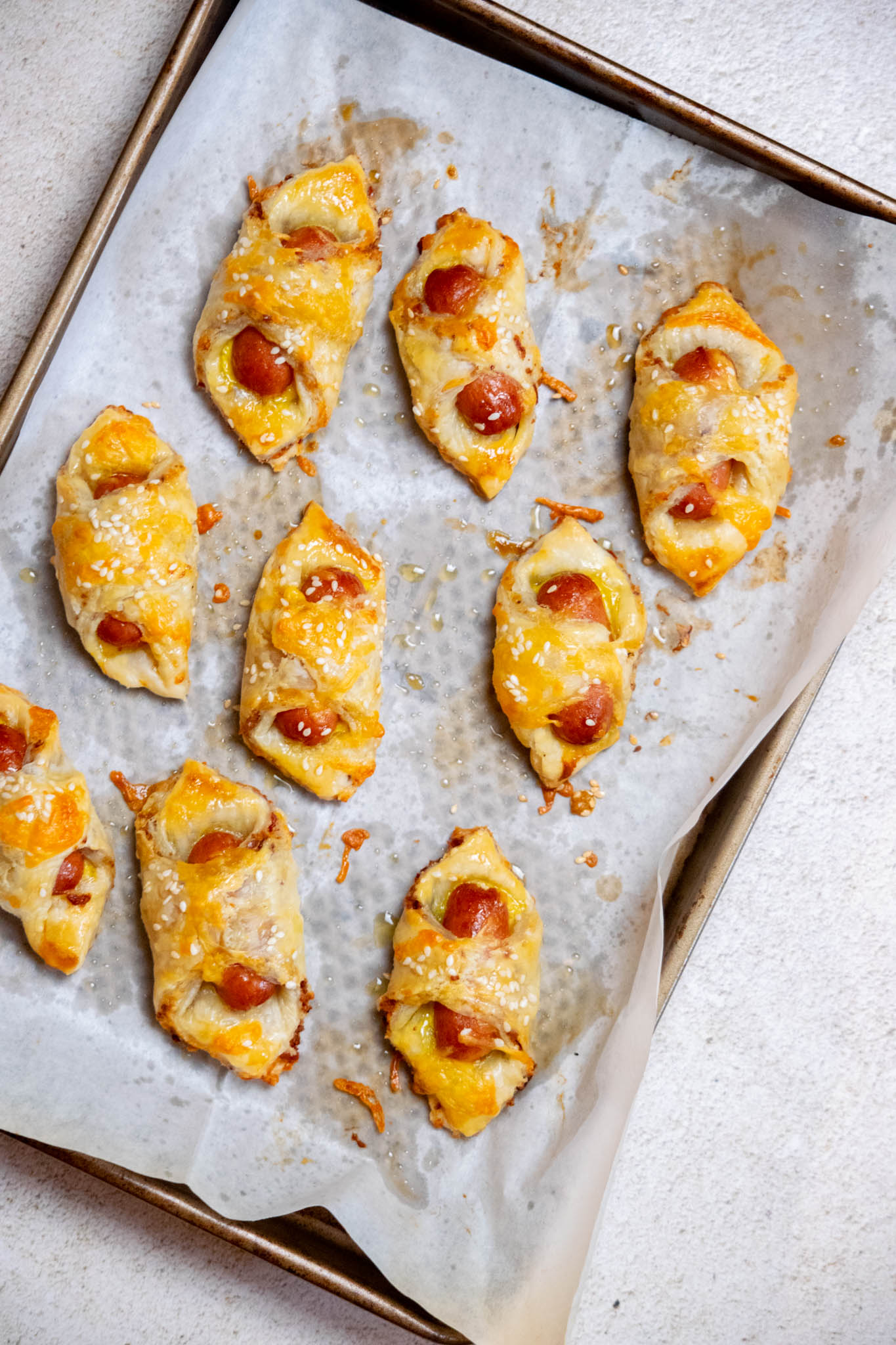 Easy and Delicious Pigs in a Blanket Recipe (Bacon Cheddar)