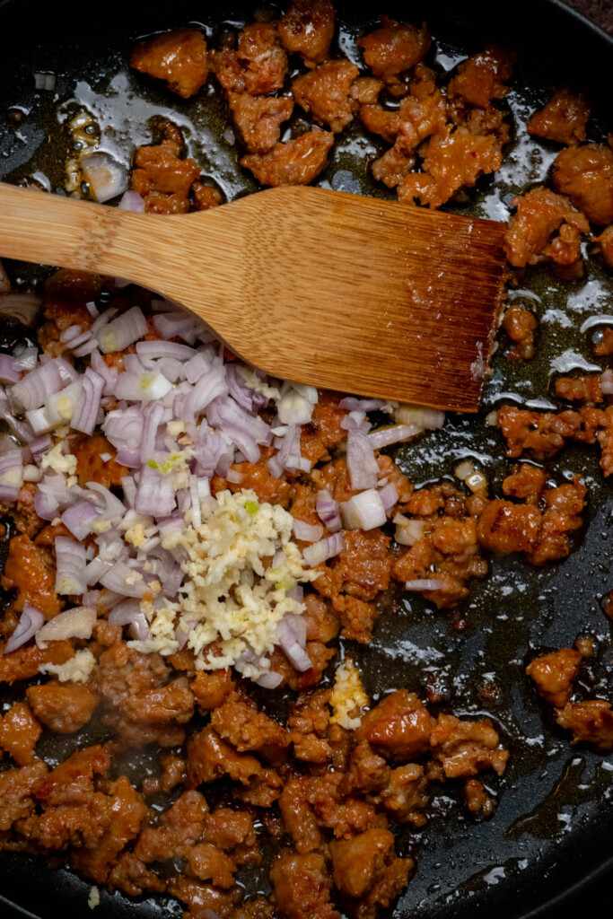 add shallot and garlic, and cook until softened, 2-3 minutes. 