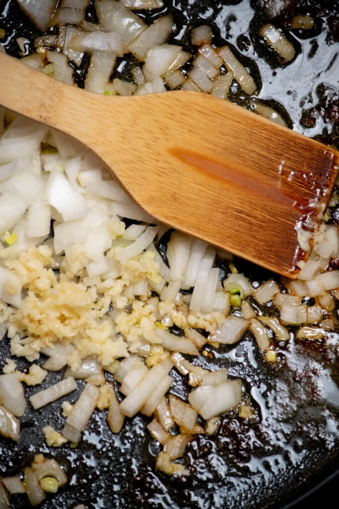 add garlic and onions, and cook, stirring occasionally, until softened, about 5 minutes. 